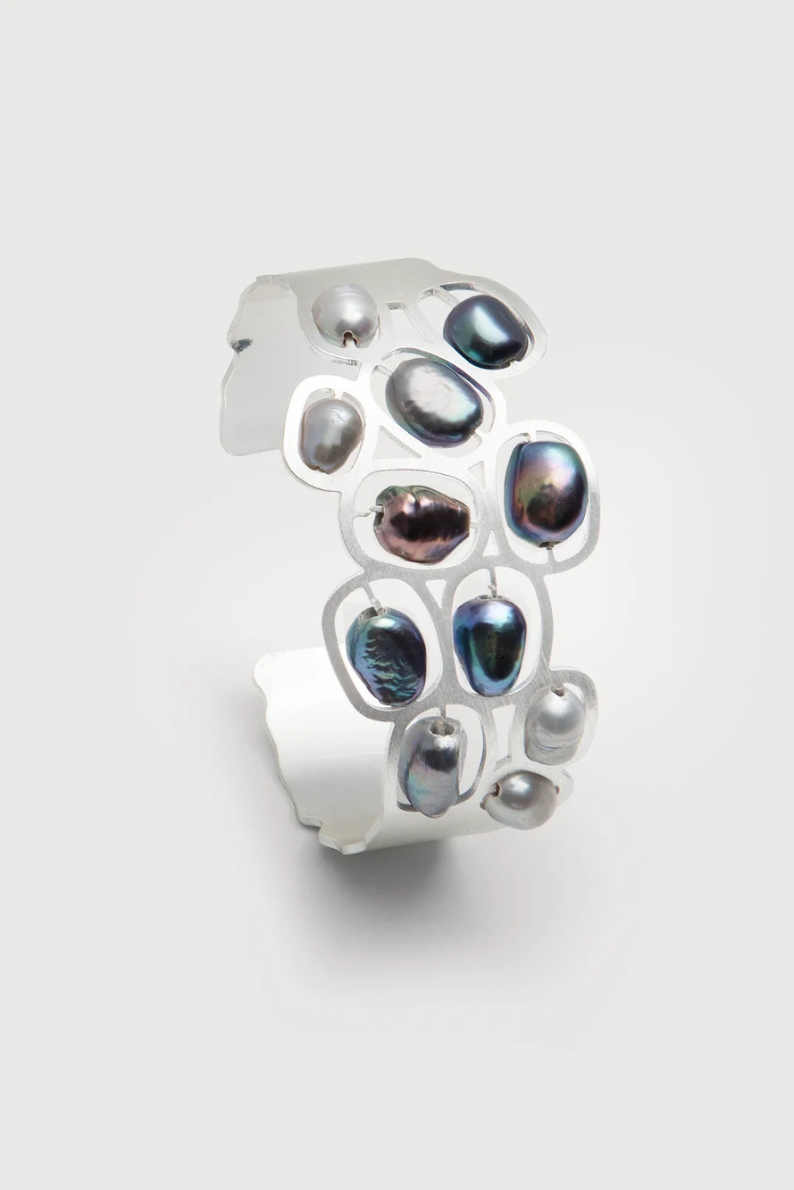SA9 | Saachi Pearled Cut Out Waved Cuff Bracelet | Silver